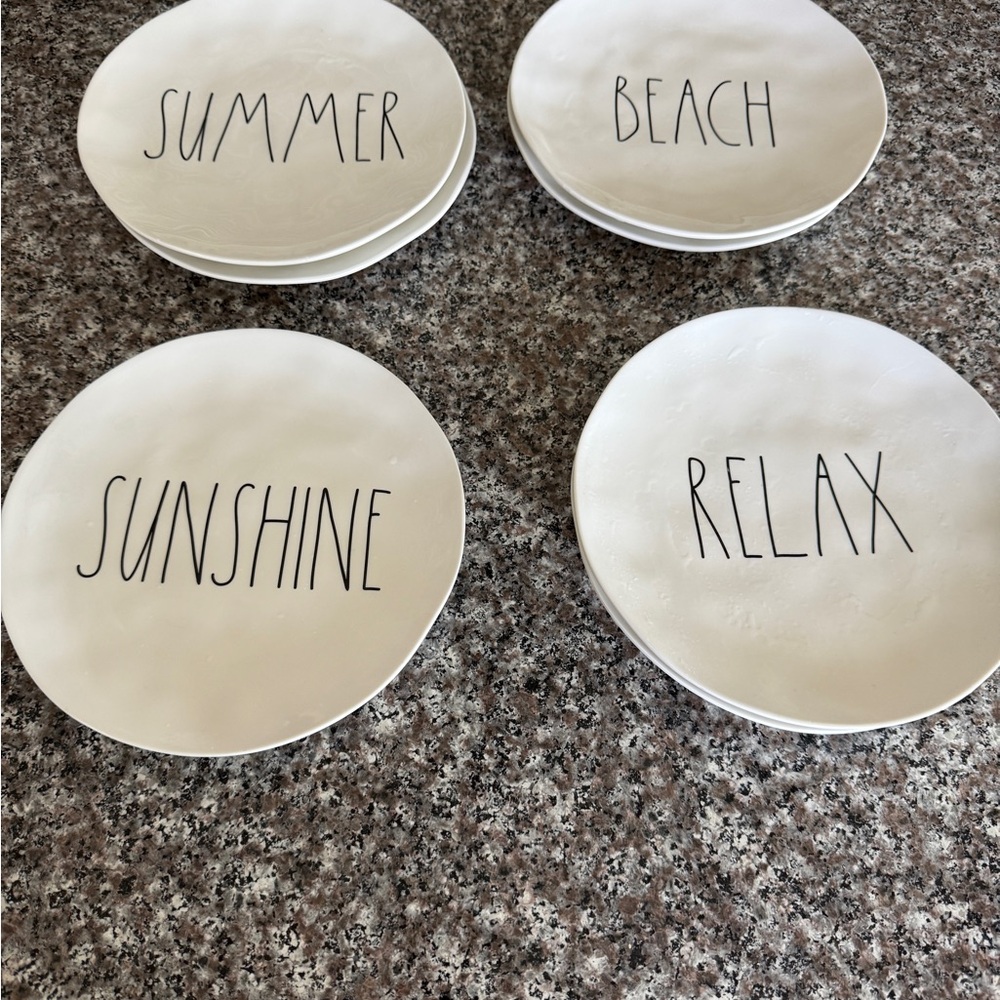 Rae Dunn Dinner Plate Set - Picture 4 of 5